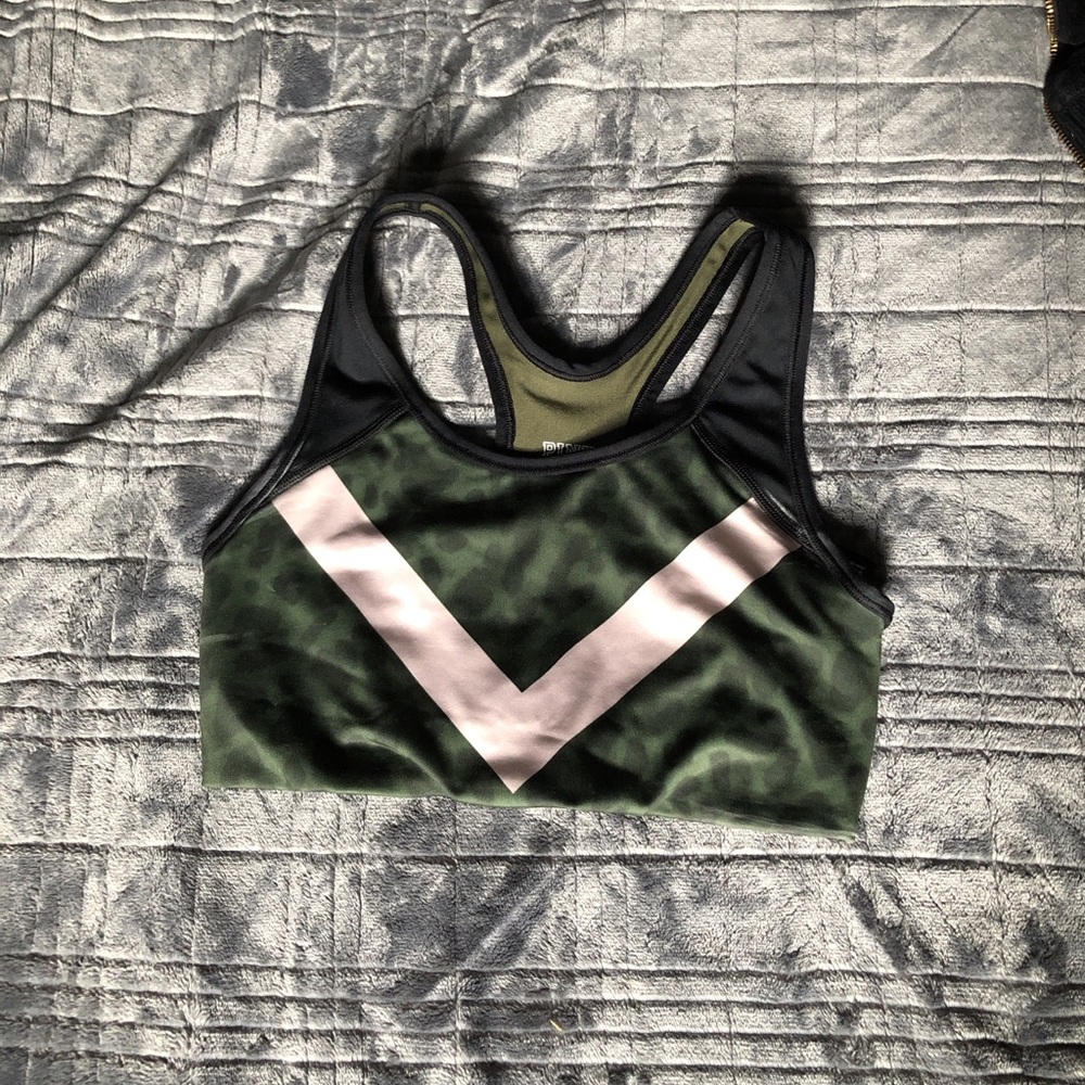 sports bra
